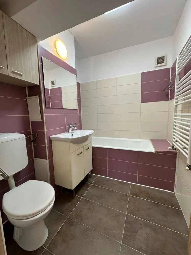 Apartament 4 camere zona Lujerului - Proprietar vand apartament 4 camere 94 mp2 . zona lujerului

-doua bai, doua balcoane
-etaj 5/10 
-centrala proprie
-masina de spalat vase
-loc de parcare
-Instalatia schimbata 

Apartamentul este recent zugravit. 
Paturile, mobila din camere, TV, masina de spalat, frigider toate sunt noi. 

Pentru mai multe detalii rog sa ma contactati pe nr din anunt!