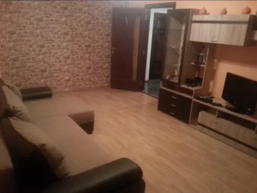 Apartament cu 2 camere decomandate Mv2 strada Mozart renovat, mobilat.