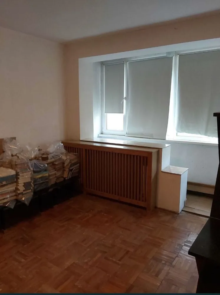 Apartament Tomis II Constanta - Ofer spre vanzare un apartament situat in cartierul Tomis II,Str. Crisanei nr 69, bl G1, sc. C, la parter.

Acesta are o dimensiune de 47 mp .
