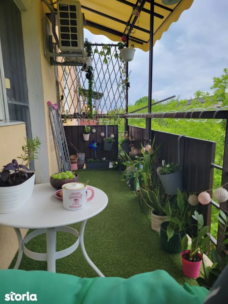 BRASADAS vinde ap 2 cam mobilat etaj 4/4. - Agentia imobiliara BRASADAS vinde apartament cu 2 camere semidecomandat, cu o suprafata totala de 57 mp, din care suprafata utila e de 52 mp.
Apartamentul dispune de 2 camere, bucatarie mare, 2 holuri, baie marita, balcon deschis amenajat frumos, parchet laminat peste tot, centrala termica Beretta,usa metalica, geamuri termopan, plasa de tantari peste tot, renovat in 2021.
Blocul este izolat,cu interfon,cu access la boxa de la intrare. Casa scarii este curata, intretinuta de o firma de curatenie. Aproape singuri la etaj,fara vecini. Nu are urme de infiltratie!Zona este una linistita,strada este sens unic,cu traffic redus.
Apartamentul se preda mobilat,dotat cu aer conditional, fara electrocasnicele mari (frigider,plita,cuptor,masina de spalat vase).
Www.brasadas.com.