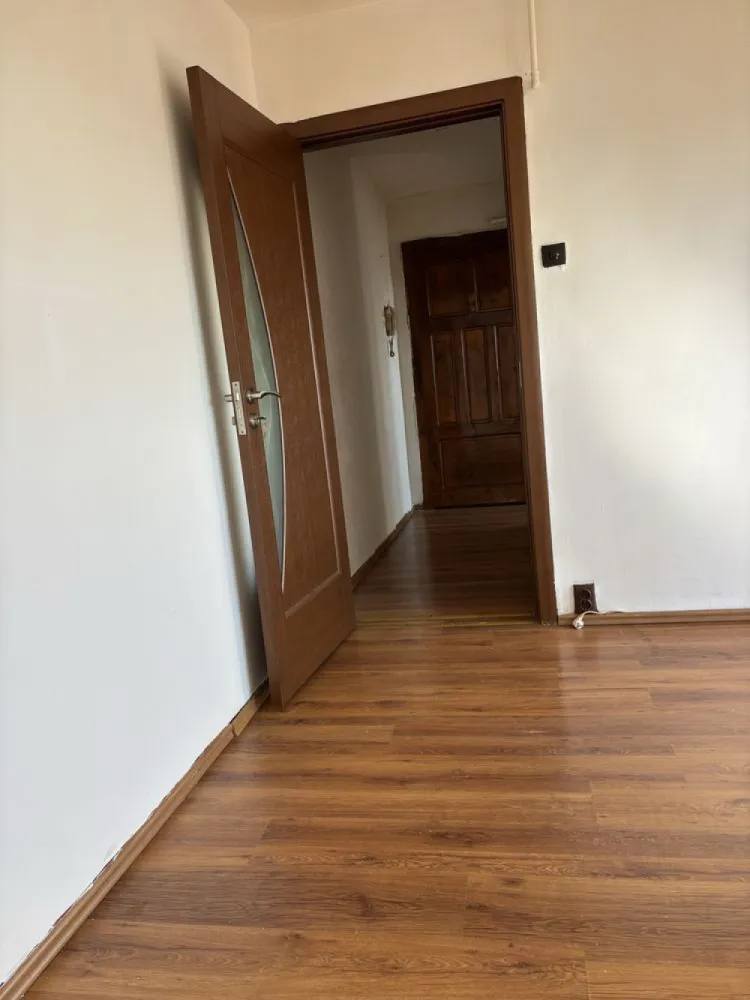 BRASADAS vinde ap 2c etaj 4/4 in 14 Mai. - Agentia imobiliara BRASADAS vinde apartament cu 2 camere în suprafață de 45 metri pătrat într-o zonă liniștită în 14 mai.
Www.brasadas.com.