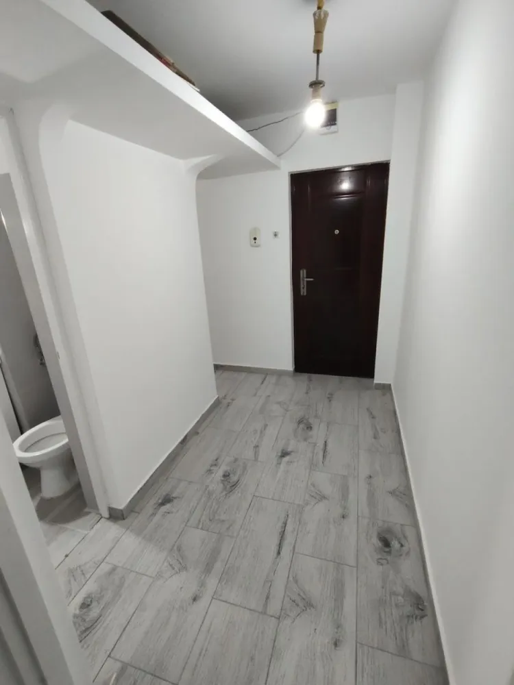 BRASADAS vinde ap 2 cam FINISAT Micro 15 etaj 3/4.