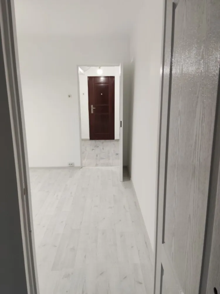 BRASADAS vinde ap 2 cam FINISAT Micro 15 etaj 3/4.