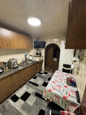 BRASADAS vinde ap 3 cam Micro 16 etaj 2/4.