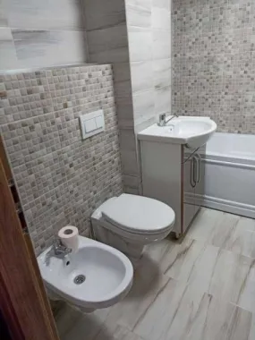 BRASADAS vinde ap 3 camere, zona soarelui etaj 1/4.