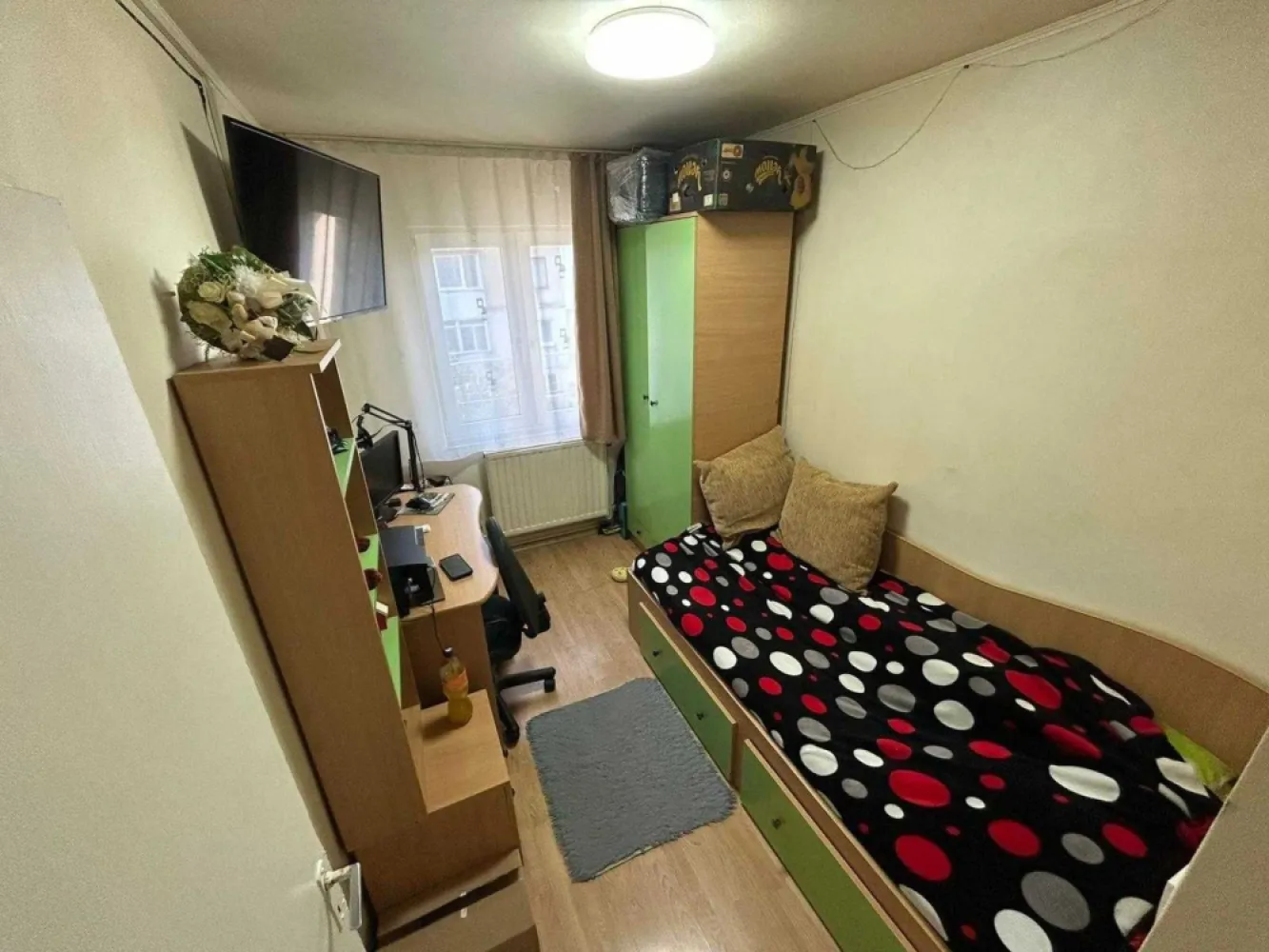 BRASADAS vinde ap 3 cam etaj 4/4 in Micro 14. - Agentia Imobiliara BRASADAS vinde apartament 3 camere in Micro14 la etajul 4/4 cu suprafata utila de 41mp.
Izolat, acoperiș, centrala termica, geamuri termopane. 
Www.brasadas.com.