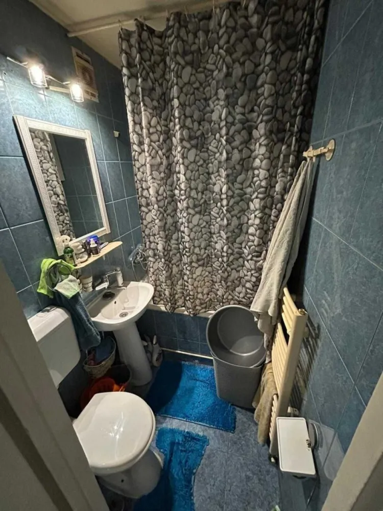 BRASADAS vinde ap 3 cam etaj 4/4 in Micro 14. - Agentia Imobiliara BRASADAS vinde apartament 3 camere in Micro14 la etajul 4/4 cu suprafata utila de 41mp.
Izolat, acoperiș, centrala termica, geamuri termopane. 
Www.brasadas.com.