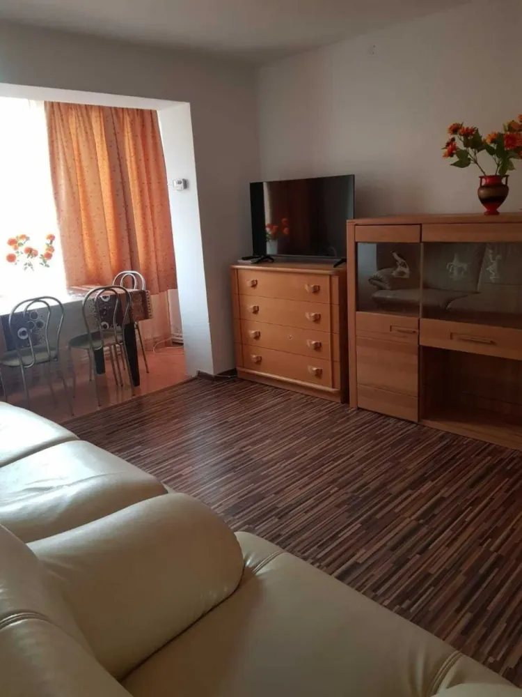 BRASADAS vinde ap 2 cam PARTER pe Botizului. - Agentia Imobiliara BRASADAS vinde apartament mobilat, 2 camere, semidecomandat, parter pe str. Botizului.
Www.brasadas.com