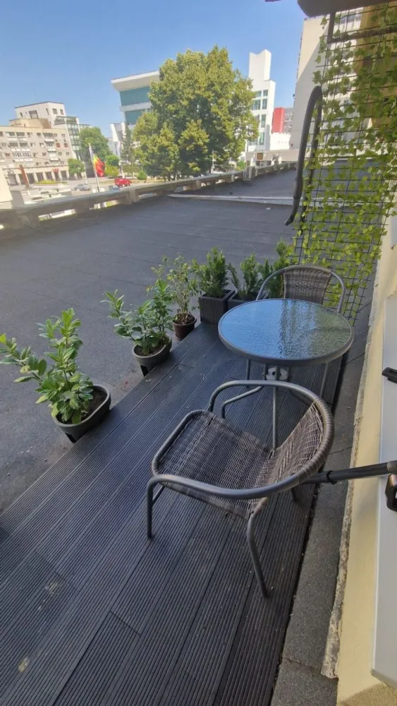 BRASADAS vinde ap 2 cam 25 Oct etaj 1 - Agentia Imobiliara BRASADAS vinde apartament cu 2 camere, Piața 25 Octombrie, etaj 1.
Www.brasadas.com.