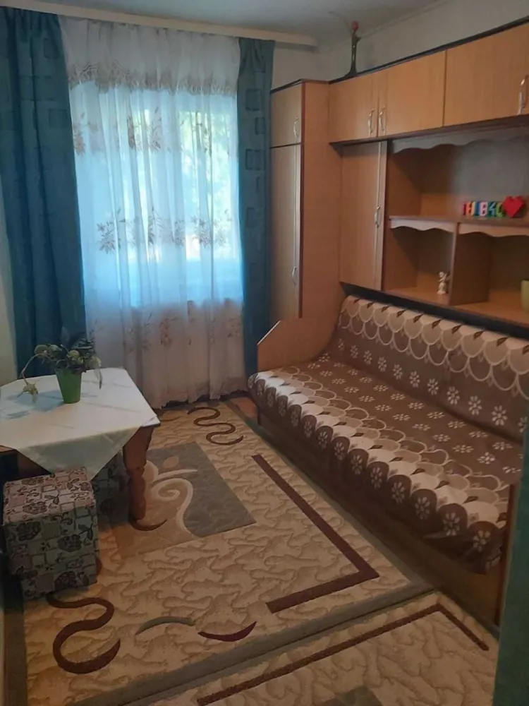 BRASADAS vinde ap 3 cam utilat etaj 2/4 Micro14 Prahova. - Agenția imobiliara BRASADAS vinde apartament cu 3 camere, mobilat complet si utilat
1 baie
1 bucatarie

Se afla in cartierul Micro 14, pe Aleea Prahova, in apropriere de Mall, piata Somes, Synevo, scoala Mircea Eliade, parc de joaca pentru copiii, spital, Lidl, Carrefour si multe alte beneficii la o distanta foarte scurta.

Www.brasadas.com.