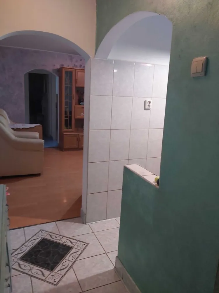 BRASADAS vinde ap 3 cam utilat etaj 2/4 Micro14 Prahova. - Agenția imobiliara BRASADAS vinde apartament cu 3 camere, mobilat complet si utilat
1 baie
1 bucatarie

Se afla in cartierul Micro 14, pe Aleea Prahova, in apropriere de Mall, piata Somes, Synevo, scoala Mircea Eliade, parc de joaca pentru copiii, spital, Lidl, Carrefour si multe alte beneficii la o distanta foarte scurta.

Www.brasadas.com.