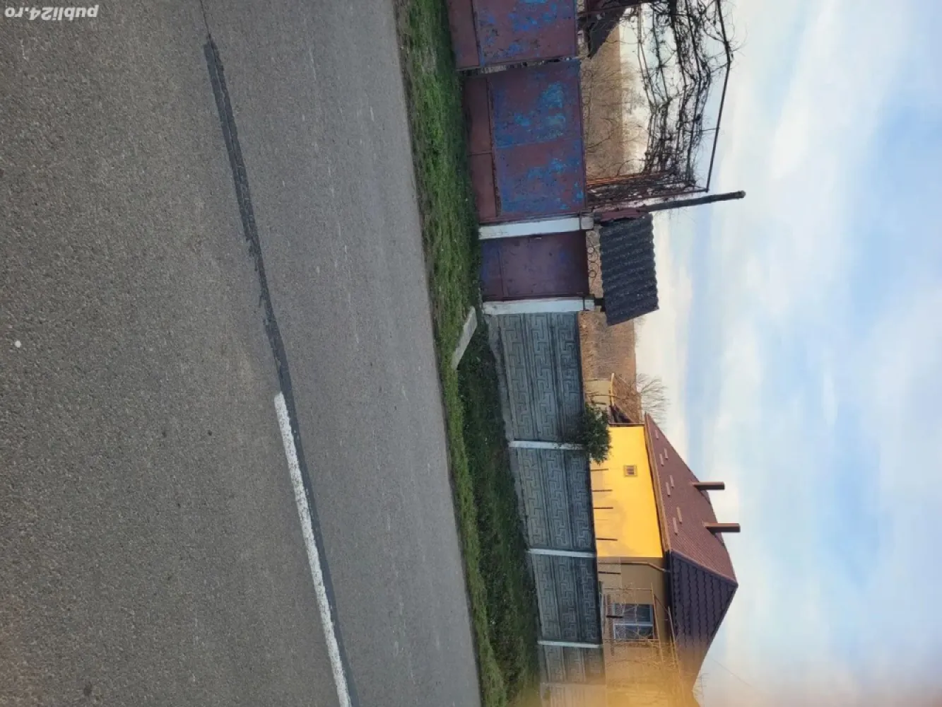 BRASADAS vinde casa in Homorodu de Sus si cu plata in rate. - Agentia Imobiliara BRASADAS vinde casa cu 3 camere si un hol situata in centrul localitati homorodu de sus cu un teren de 2350 mp,un beci sub casa si inca o anexa folosita ca lemnarie ,a fost demolata o casa si o anexa unde se poate construi o casa sau se poate face dezmembrare in doua parcele si se poate vinde,accept schimb cu un apartament mic in satu mare sau in rate cu avans la intelegere pe o perioada de 2-3 ani totul stipulat la notar este curent si apa de la retea, fantana ,proiect aprobat pentru canalizare si gaz, mai multe detali la tel. Mutare imediata fara alte costuri.
Www.brasadas.com.