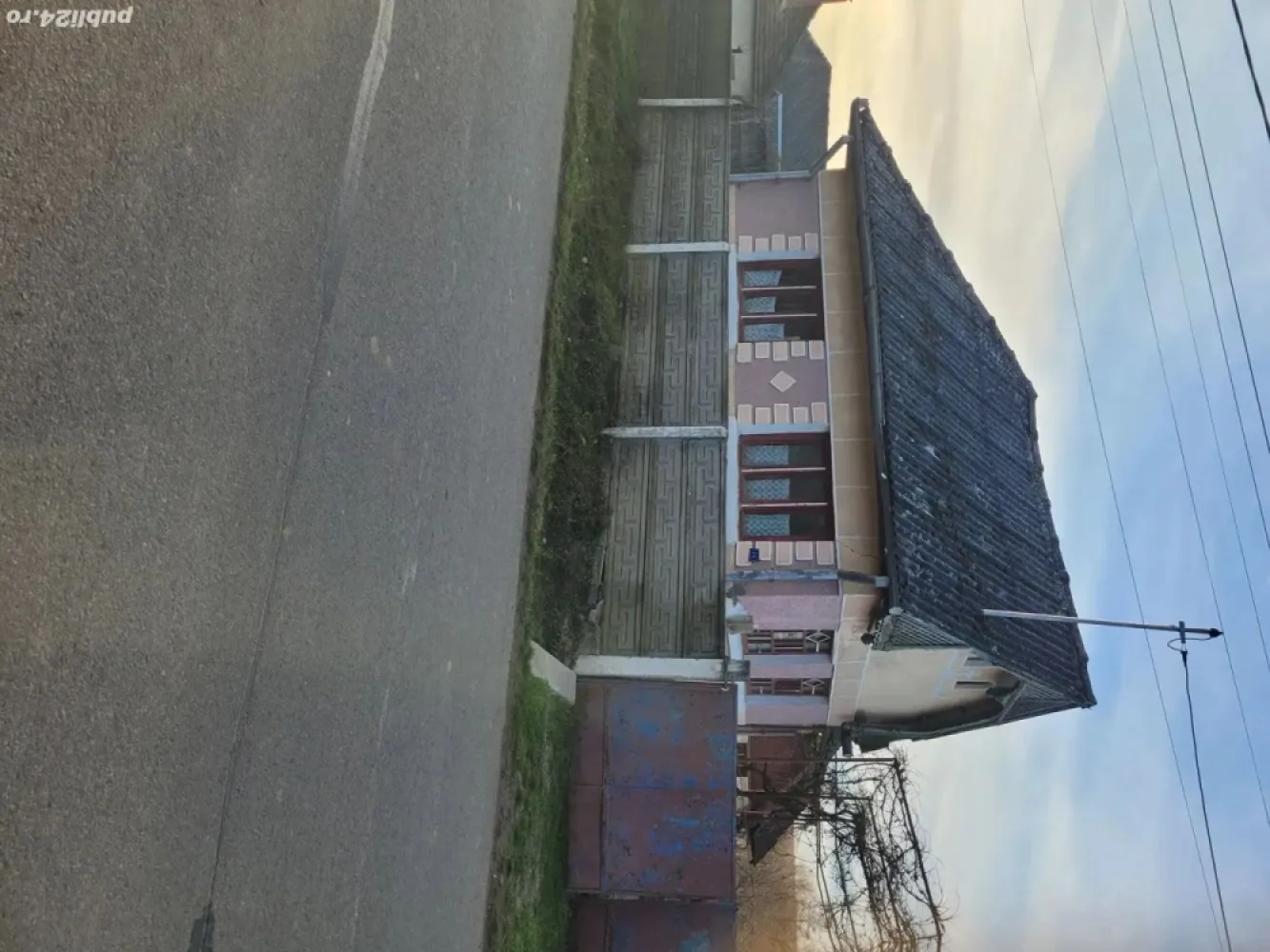 BRASADAS vinde casa in Homorodu de Sus si cu plata in rate. - Agentia Imobiliara BRASADAS vinde casa cu 3 camere si un hol situata in centrul localitati homorodu de sus cu un teren de 2350 mp,un beci sub casa si inca o anexa folosita ca lemnarie ,a fost demolata o casa si o anexa unde se poate construi o casa sau se poate face dezmembrare in doua parcele si se poate vinde,accept schimb cu un apartament mic in satu mare sau in rate cu avans la intelegere pe o perioada de 2-3 ani totul stipulat la notar este curent si apa de la retea, fantana ,proiect aprobat pentru canalizare si gaz, mai multe detali la tel. Mutare imediata fara alte costuri.
Www.brasadas.com.