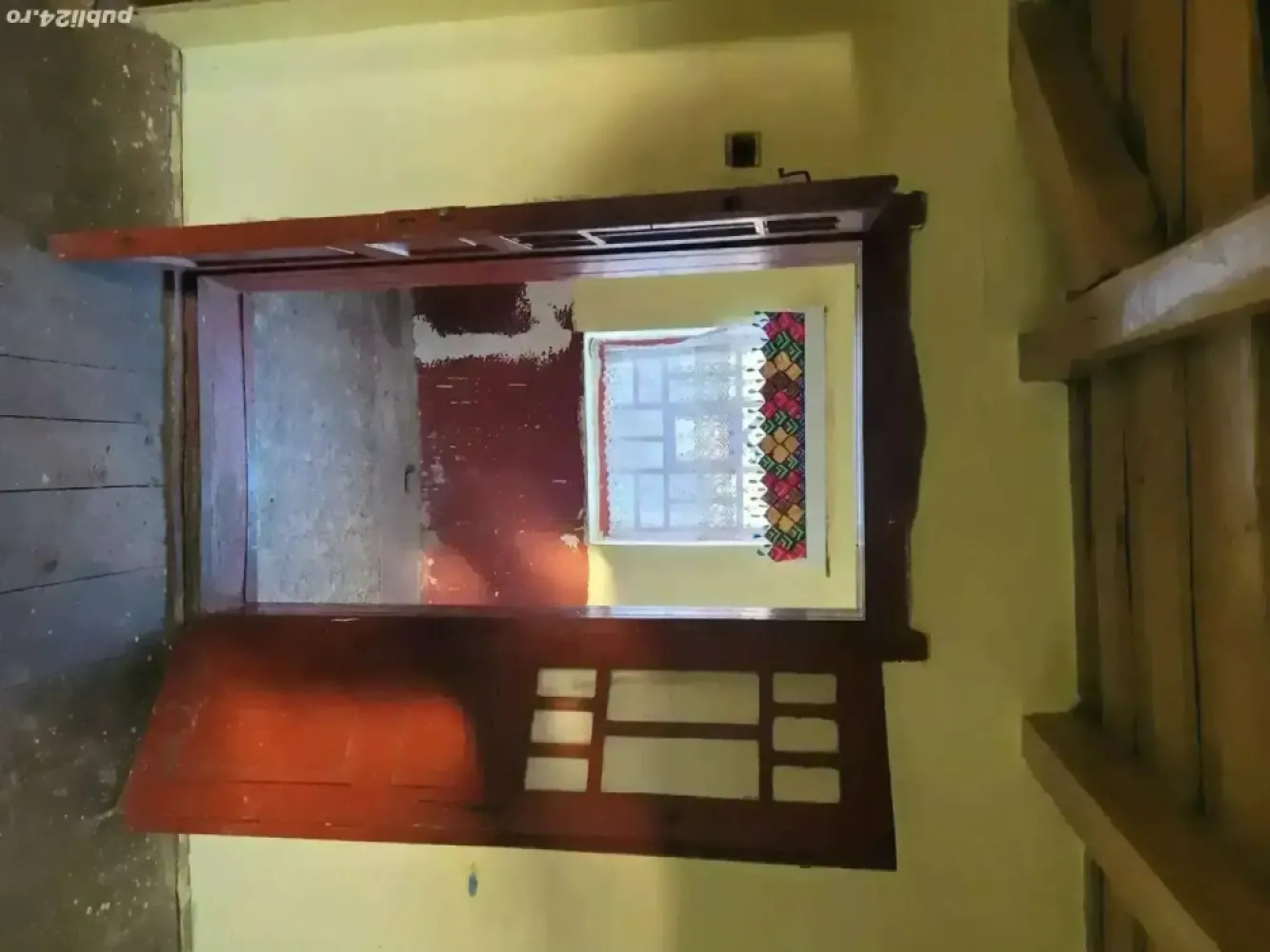 BRASADAS vinde casa in Homorodu de Sus si cu plata in rate. - Agentia Imobiliara BRASADAS vinde casa cu 3 camere si un hol situata in centrul localitati homorodu de sus cu un teren de 2350 mp,un beci sub casa si inca o anexa folosita ca lemnarie ,a fost demolata o casa si o anexa unde se poate construi o casa sau se poate face dezmembrare in doua parcele si se poate vinde,accept schimb cu un apartament mic in satu mare sau in rate cu avans la intelegere pe o perioada de 2-3 ani totul stipulat la notar este curent si apa de la retea, fantana ,proiect aprobat pentru canalizare si gaz, mai multe detali la tel. Mutare imediata fara alte costuri.
Www.brasadas.com.