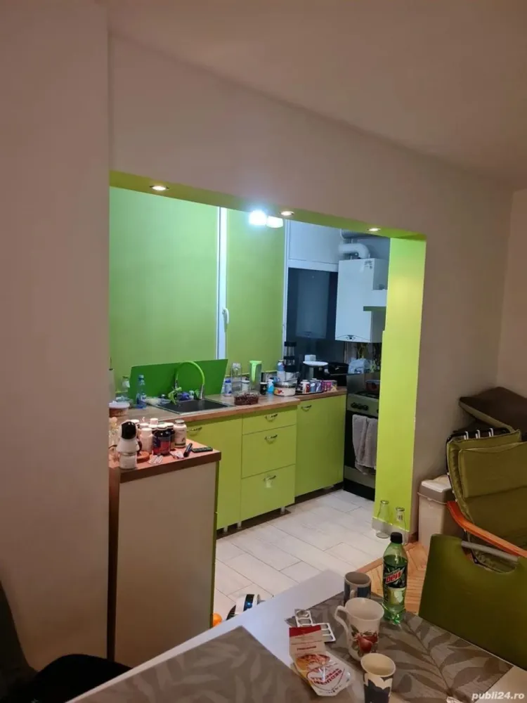 Apartament 4 camere in gheorgheni - Vand apartament 4 camere in gheorgheni.zona Hotel Royal . Compus din 3 dormitoare decomandate plus Un living cu bucatarie. O baie de serviciu si o baie cu dus. Utilat si mobilat La cheie. O boxa la subsol. Bloc izolat termic. Etaj parter inalt din 4..Zona linistita . Cu scoala si gradinite aproape. Cu parculete de joaca langa bloc . Magazine si primarie la cativa metri. Pentru mai multe poze va rog sa ma contactati pe whatupp. sau ma sunati.
Pret negociabil.