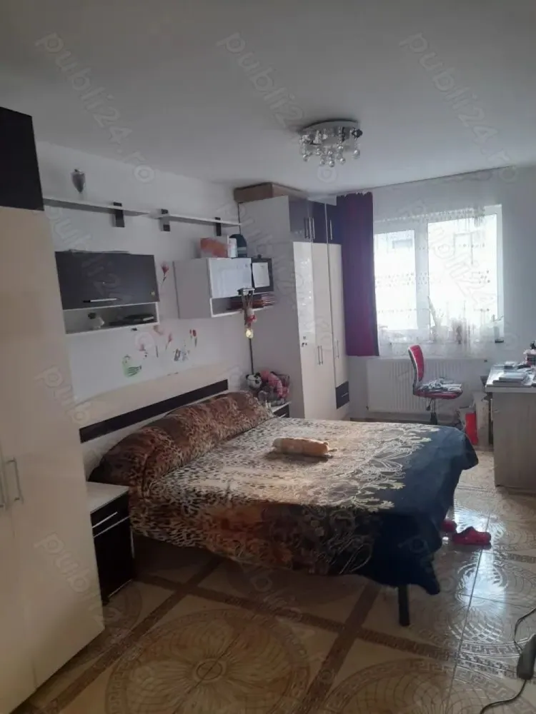BRASADAS vinde ap 2 cam Dambu Rotund. - Agentia Imobiliara BRASADAS vinde apartament cu 2 cam.semidecomandat,mobilat ,utilat 54 mp,in cartier dambu rotund aproape de statia 31,31 M,34M,32 M,2 statii de autobuz pana la scoala gimnaziala Emil Isac,Autogara,Gara,lidl,Panemar,farmacie in apropiere,mega iage in blocul de langa noi,peste deum Biserica ortodoxa din cordos,parcare subterana.
www.brasadas.com.
