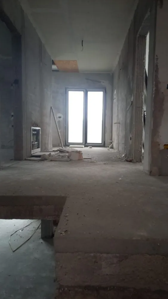 BRASADAS vinde casa individuala zona Odoreului. - Agenția imobiliara BRASADAS vinde prin REPREZENTARE EXCLUSIVA casa individuala cu etaj situata in Martinesti, strada Izvoarelor, in zona Odoreului. 
Construcția casei a inceput in 2014. Suprafata utila este de 220 mp. Suprafața terenului aferent este de 1.100 mp.
Www.brasadas.com.