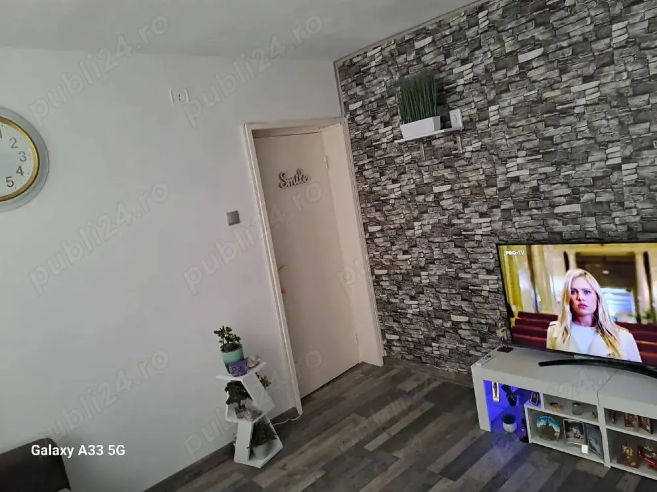 BRASADAS vinde ap 3 cam etaj 4/4 Soarelui.