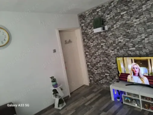 BRASADAS vinde ap 3 cam etaj 4/4 Soarelui.
