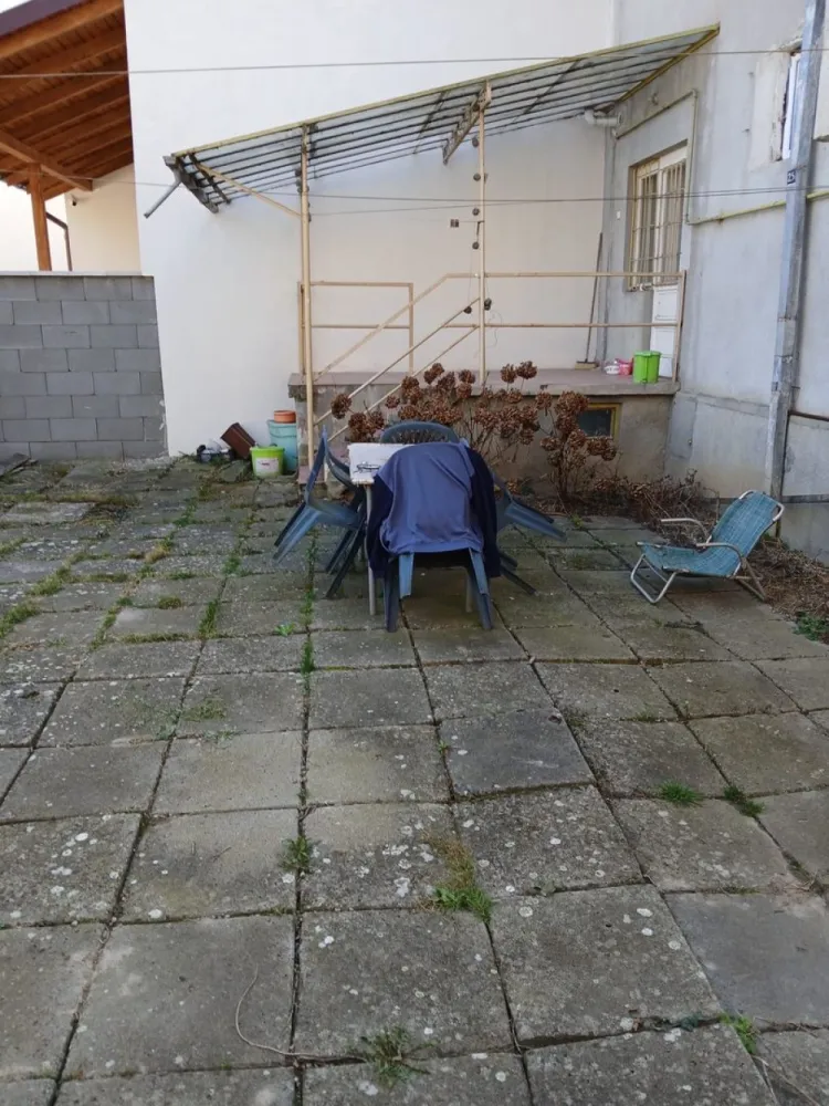 BRASADAS vinde casa cu 4 cam teren 360mp zona ULTRACENTRALĂ. - Agenția imobiliara BRASADAS vinde casa cu etaj ultracentrala 4 camere, 2 bai, terasa, cu suprafața 130 mp.
Garaj 24 mp.Teren în suprafață de 363 mp. cu front de 11 m la 2 străzi.
Pentru mai multe oferte accesați www.brasadas.com.