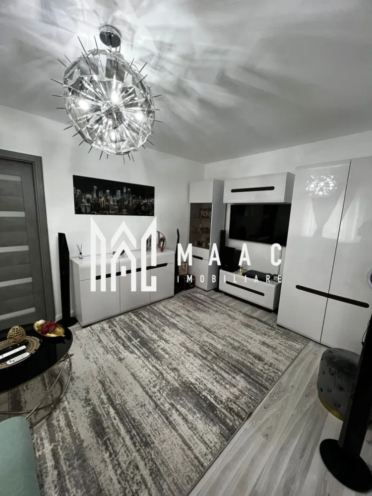 Apartament 2 camere | Renovat | Etaj 2 | Balcon | Milea - MAAC Imobiliare va prezinta un apartament 2 camere semidecomandat, complet mobilat și utilat – Zona Milea / Vasile Aaron.

Caracteristici generale:
Suprafață utilă: 44 mp
Etaj: 2 din 4 – etaj intermediar
Compartimentare: semidecomandată – spațiu optimizat, bine gândit
Balcon spațios, închis cu geamuri termopan
Apartamentul se predă complet mobilat și utilat, conform fotografiilor

Compartimentare:
Apartamentul este format din hol de intrare, sufragerie, dormitor, bucătărie, baie cu geam de aerisire și un balcon închis cu termopan.

Dotări și îmbunătățiri recente:
Instalații noi pentru gaz, curent și apă
Centrală termică proprie nouă cu calorifere
Izolație termică exterioară pentru un plus de eficiență energetică
Geamuri termopan
Ușă metalică la intrare
Șapă autonivelantă pentru podele uniforme
Finisaje: faianță, gresie, parchet și lavabilă

Beneficii:
Apartamentul se vinde complet mobilat și utilat, fiind ideal pentru mutare imediată sau pentru investiție.
Potrivit pentru cupluri, familii mici sau ca investiție pentru închiriere.

Pentru mai multe detalii, precizati telefonic ca ati vazut anuntul cu ID: CP2538776