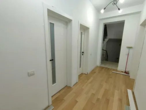 BDUL DACIA, PIATA GEMENI, 2 etaje SPATIU BIROURI