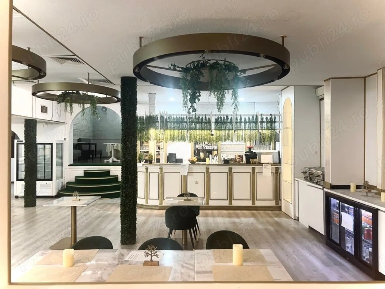 Vânzare Închiriere proprietate 756m2 ultracentral, lângă Arcul de Triumf - Vânzare Închiriere proprietate deosebită situată ultracentral, pe strada Clucerului, la câteva minute de Arcul de Triumf. Suprafața terenului: 756m2
Construcție existentă: Spațiu comercial de 500m2, funcționând ca restaurant încă din anul 2000 până în prezent.
Pentru mai multe informații: Telefon -