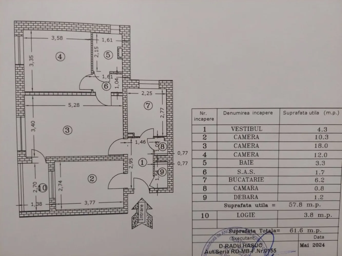 3 camere, etaj 3/4, parc IOR, metrou Nicolae Grigorescu / Titan - Proprietar, vand apartament de 3 camere, semidecomandat, în bloc de 4 etaje, amplasat în imediata apropiere de parcul IOR. 
Blocul este reabilitat termic, curat, bine administrat.
Apartamentul este renovat integral, inclusiv cu retea electrica și sanitara noua și materiale de calitate.
Beneficiază de 2 grupuri sanitare și de spațiu adițional gen uscatorie/boxa.

În jurul locației, foarte aproape avem:
Metrou Nicolae Grigorescu, 
cresa Pestisorul de Aur, 
școală 195 Hamburg, 
liceul Dante Aligheri, 
strandul Cara, 
Policlinica Titan, 
piața Sălăjean.

Rog fără intermediari!