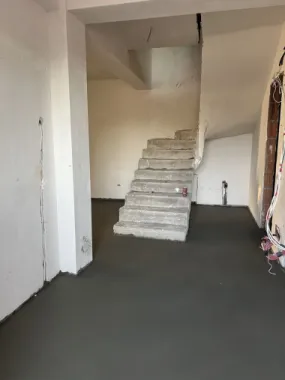 Duplex compus din 5 camere zona Bucuresti noi proprietar