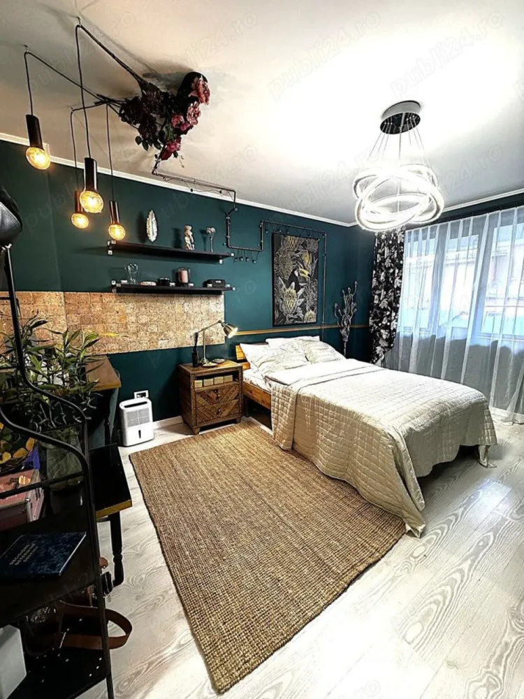 Apartament cu terasa si parcare,ultracentral ,str. Matei Voievod,finisaje de lux - URGENT PLECARE DIN TARA. Apartament de vânzare pe strada Matei Voievod nr. 60-62, o zona linistita si curata, fiind localizat vis-a -vis de UNATC, la 200m de PROTV, la intersectie cu str. Matasari si la 300m de Colegiul National Mihai Viteazul. Blocul a fost finalizat in 2021,iar apartamentul este complet mobilat si dotat, cu terasa proprie pentru relaxare si barbeque, totodata in pretul apartamentului intra si un loc de parcare in parcarea subterana proprie a blocului. Apartamentul se afla la parter inaltat (echivalent etaj 1). Pentru realizarea amenajarii interioare a fost implicata o echipa de designeri, fiind folosite materiale premium pentru realizarea finisajelor.