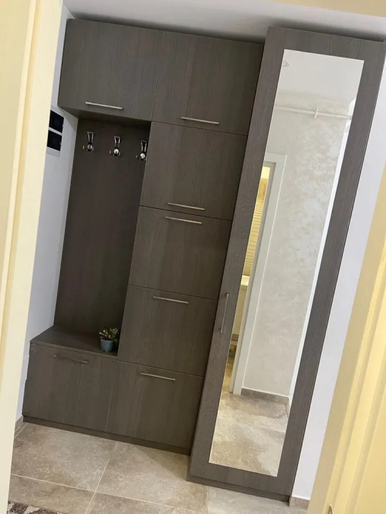 Garsoniera Mobilata si utilata complet, complex Avangarde City - De vanzare Garsoniera in Avangarde City strada Tineretului,Militari Residence.
Mobilata si utilata complet cu tot ce este nevoie. 
Se afla la parter inalt (etajul 1) mai exista un etaj sub, suprafata utila 30mp.
Pret 46.000€