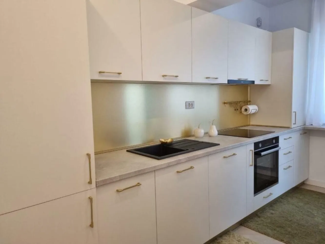 Cortina North, Particular - Apartament luminos cu personalitate, complet utilat si mobilat, varianta cu bucatarie inchisa, 1 loc de parcare inclus + optional, 1 loc de parcare suplimentar