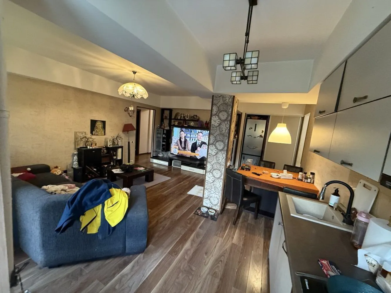 Apartament 4 camere Alexandru Obregia 35 mobilat utilat 100 mp. - Apartament 4 camere Alexandru Obregia 35 mobilat utilat 100 mp.
Are tot cei trebuie