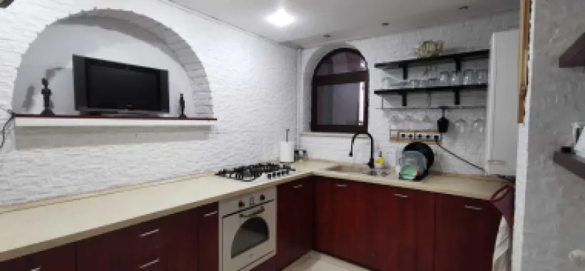 Duplex-apartament 3 camere 90,5mp utili, in vila P+1+M cu curte 639 mp