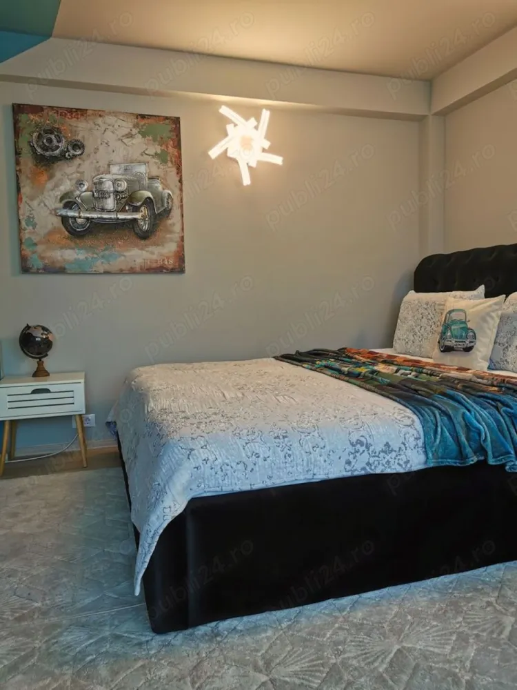 Pensiune Ultracentrala IASI - ROI 10 ani - Se vinde pensiune ultracentrala in IASI.
Categoria 3 stele.

Formata din:
- 8 camere de cazare intre 15 si 60 mp
- Apartament tip PENTHOUSE 100mp + terasa 110 mp

Total SU: 400mp + terasa 110 mp + foisor 8mp

Toate camerele sunt dotate cu mobilier nou, facut la comanda, bucatarie, dulap, baie proprie cu dus tip walk-in.

Return of Investment: 