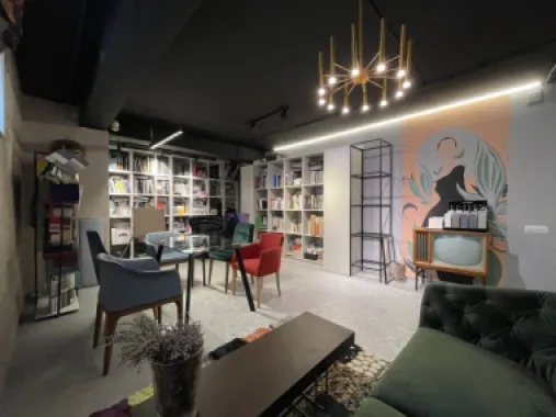 Duplex 3 camere amenajat birou/showroom, cu parcare inclusa