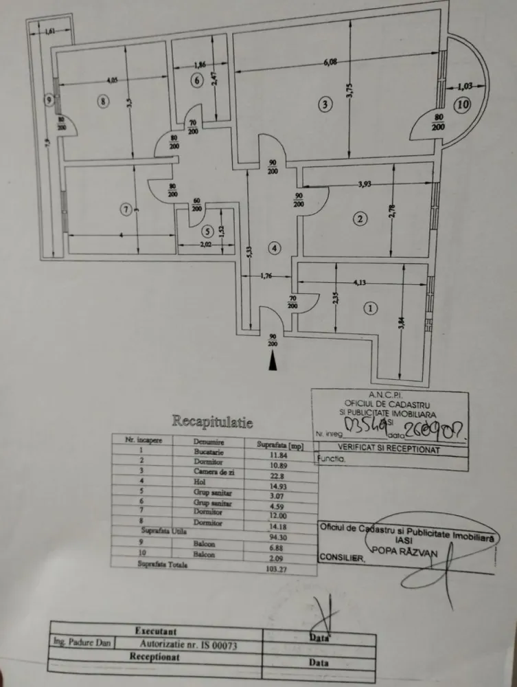brasadas.com vinde ap. cu 4 camere DECOMANDATE Păcurari. - Agenția BRASADAS vinde apartament cu patru camere DECOMANDATE, vis a vis de Kaufland la etajul 1/6, cu orientare dubla pe bulevardul Păcurari, cu uprafata utila de 103,4 mp. 

Apartamentul a fost construit in 1988si este situat la bulevardul principal. Se pretează excelent pentru profesii liberale, cabinet de avocatură, cabinete medicale, cabinet de psihologie. 

Apartamentul este prevăzut cu 2 balcoane închise cu termopan,boxe,2 bai(1 cu dus și 1 cu cada).
Apartamentul este renovat total în 2020, de la placa, pereți, instalație electrică totala, instalațiile sanitare, țevile de trecere de la gheu (bucătărie și băi) sunt înlocuite în totalitate.

Apartamentul se vinde complet mobilat și utilat în 2020 -2021.

Dotările apartamentului sunt:
-gresia, faianța, granit în hol, ușilede înaltă calitate.
-instalatii sanitare Grohe.
-mobilier Mobexpert,Ambianta,saltelele pentru paturi din Italia.
-iluminatul casei este cu led ,cu telecomanda .
-apartamentul este dotat cu 4 bucăți aer condiționat cu wireless Tesla și Beko.
-sticla securizata la cabina de dus,executată pe comanda.
-mobilierul din bucătărie ,hol,dresing este executat pe comanda.
-tamplariile la geamuri și balcoane sunt termopan.
 -suprafata 103.27 m
-centrala termica în garanție,in condensare, Ariston One CondensingTECH

Compartimentarea:
1 hol foarte generos
1 bucătărie mare având 11,04 m
1 debara mare având rafturi executate pe comanda.
3 Dormitoare 
1 Living
2 boxe
2 balcoane închise.

Pentru mai multe oferte accesați www.brasadas.com