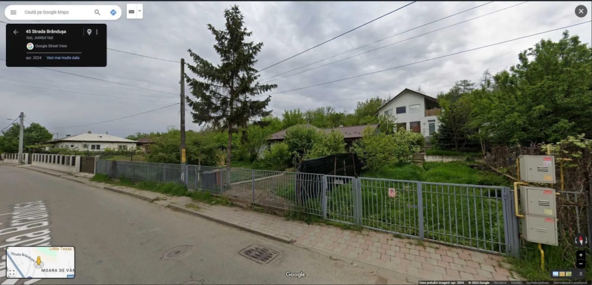 Vand Casa/Str. Brandusa/ 146mp(construit) P+1 /teren 430 mp - Casa construita in 2006 (caramida si termositem de 7.5cm), P+1 [parter cu hol /living/bucatarie open space, baie , camera tehnica centrala) si etaj cu (hol, 1 dormitor mare cu vedere spre padure si 1 dormitor cu vedere catre str. Brandusa , baie , balcon )Teren 430 mp cu acces direct in padure.
imobilul se afla la 7 minute distanta, mers pe jos de Tg.Cucu