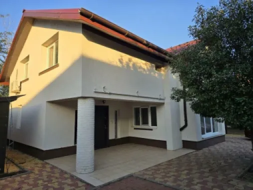 Casa individuala sector 5, strada dantelei, 500 m2 curte