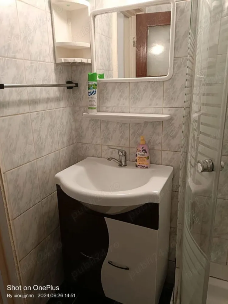 Vand garsoniera_Zona Doamna Ghica, Sector 2, Bucuresti - Vand garsoniera confort 2, etaj 6 10, in zona Doamna Ghica.
Blocul este mixt si a fost reabilitat termic. Blocul detine 2 lifturi.