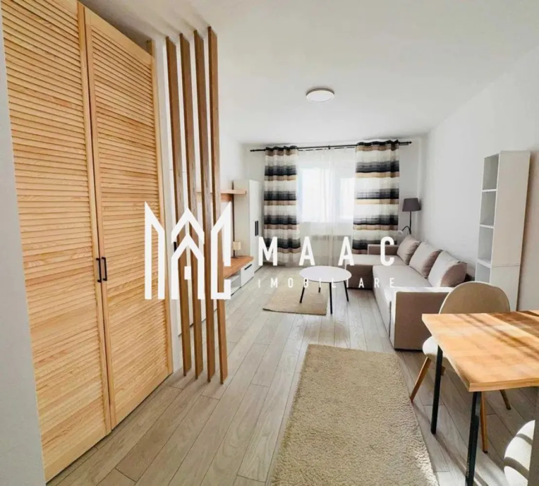 Garsoniera | Etaj 1 | Mobilata | Renovata | Vasile Aaron - MAAC Imobiliare va prezinta o garsoniera situata la etajul 1/4 in zona Vasile Aaron.

Suprafață utilă: 22 mp
Etaj: 1/4 (cu pod deasupra)
Stare: Complet renovată

Caracteristici principale:
Renovată complet.
Orientare către soare: Garsoniera este luminoasă și primitoare.
Geamuri termopan
Încălzire economică: Deși nu are sistem de încălzire pe gaze, garsoniera este echipată cu un boiler electric și un convector de încălzire, ideal pentru suprafața de 22 mp, reducând semnificativ costurile de întreținere.
Mobilată și utilată: Se vinde exact ca în poze, complet mobilată

Blocul:
Scara bine întreținută.
Izolare termică.

Zona:
Facilități în apropiere: În imediata vecinătate găsiți școli, grădinițe, parcuri, magazine și o sală de forță.

Pentru mai multe detalii precizati telefonic ca ati vazut anuntul cu ID: CP2529748