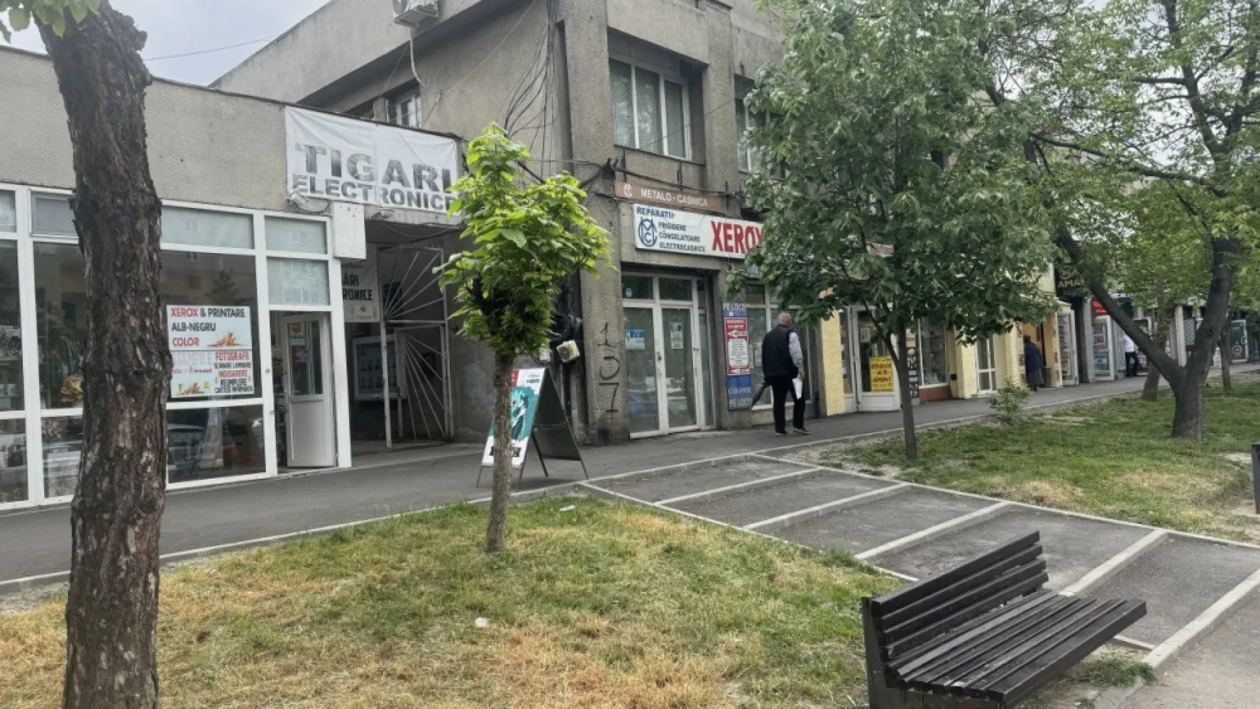 Piata Drumul Tabere - Proprietar - Proprietar vand spatiu comercial stradal in Piata Drumul Taberei.
Spatiul este in prezent inchiriat