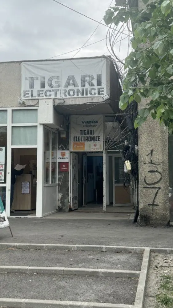 Piata Drumul Tabere - Proprietar - Proprietar vand spatiu comercial stradal in Piata Drumul Taberei.
Spatiul este in prezent inchiriat