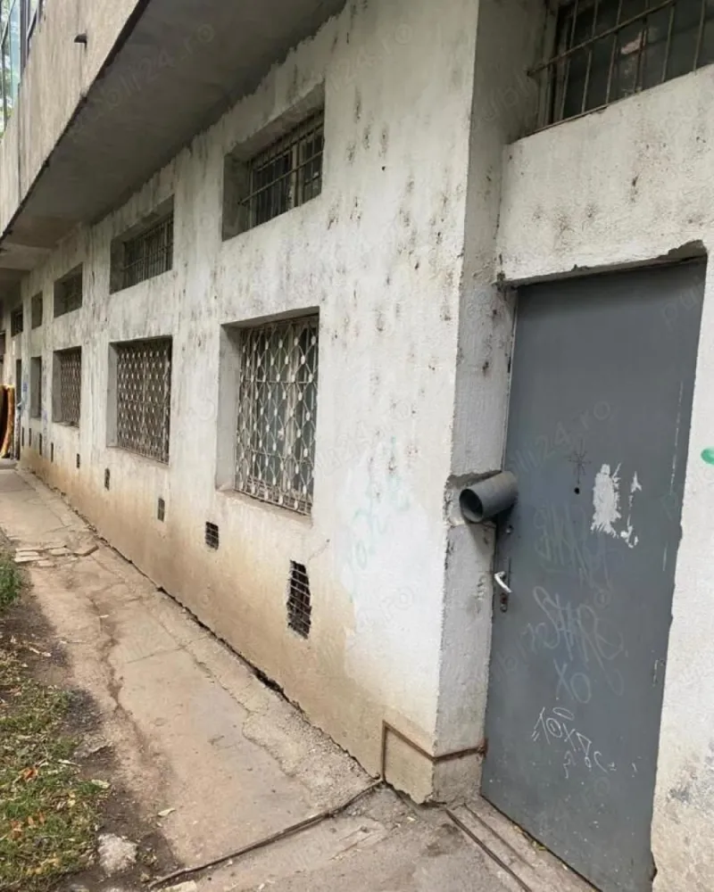 închiriere vanzare spațiu comercial caut asociat - Închiriere vanzare spațiu comercial cu o suprafață utila de 83 m2, înălțime 4 m.
Vecinătăți: 7min Mall Plaza România, 5min metrou Romancierilor.

Avantaje: Intrare spate cu parcare pentru aprovizionare, stradal, vad pietonal intens.

Include :grupuri sanitare, birou, vestiar, spatii cu alimentare 380 220V. Racordat la utilități.

Închiriere vanzade sau Asociere 
Caut Asociat, detalii telefon.
Adresa: Bl Timișoara, nr. 69,București