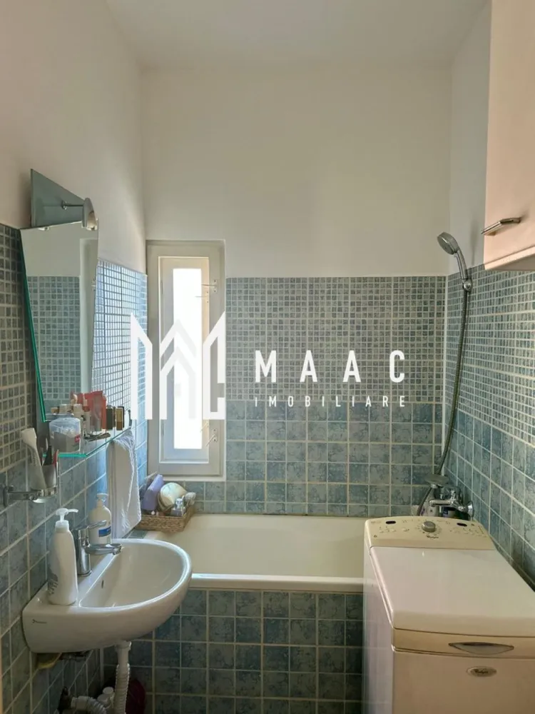 Apartament 3 camere | Balcon | 60 MPU | Decomandat | Cedonia - MAAC Imobiliare vă propune spre vânzare un apartament cu 3 camere, complet mobilat și utilat, situat în Cedonia, în imediata apropiere a Școlii nr. 21 din Sibiu.

Detalii generale:
Tip proprietate: apartament cu 3 camere
Localizare: Sibiu, zona Cedonia
An construcție apartament: 2004
Suprafață utilă: 60 mp
Etaj: 5 din 5
Compartimentare: decomandat

Dotări și finisaje:
Bucătărie complet mobilată și echipată 
Living și dormitoare mobilate cu bun gust, pregătite pentru mutare imediată
Baie complet utilată
Balcon
Centrală termică proprie
Sistem de aer condiționat

Avantaje și zonă:
Locație excelentă, cu acces rapid către:
Școala Generală nr. 21
Grădinițe, magazine și piață agroalimentară
Mijloace de transport în comun
Ideal atât pentru locuință personală, cât și pentru investiție prin închiriere.

Pentru mai multe detalii sau pentru a programa o vizionare, va rugam specificati telefonic: CP2529645