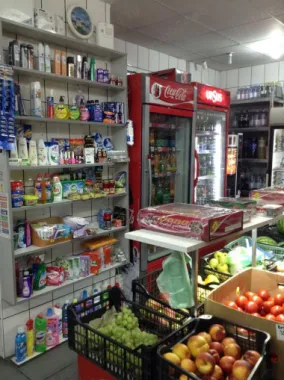 Cedez spatiu si afacere din mers pe bld. Liviu Rebreanu 6 - Minimarket cu societate sau fara.