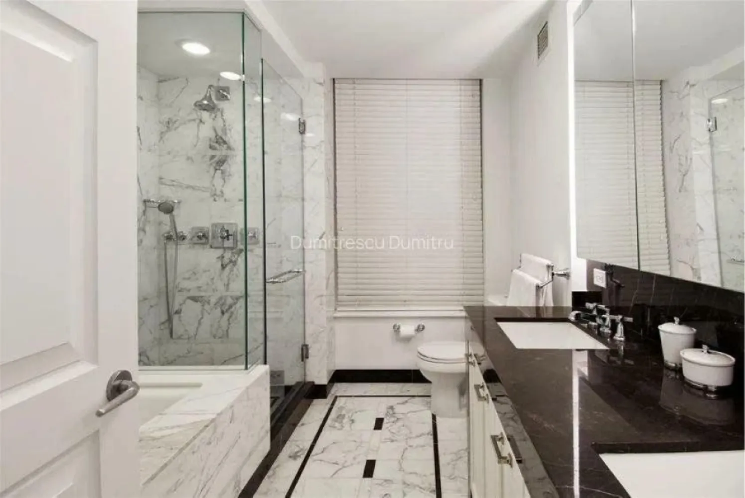 PRIMAVERII-DOROBANTI-AVIATORILOR-HERASTRAU = APARTAMENT / PENTHOUSE DE LUX ! - Va prezentam acest apartament tip penthouse, care isi asteapta primele persoane sa se bucure de atmosfera deosebita si de tot ce are de oferit ... Fiind foarte luminos, este potrivit persoanelor care isi doresc sa traiasca intr-o locuinta spatioasa in cea mai frumoasa si boema zona din oras, si pentru care ideea de -,,acasa"-, reprezinta mai mult decat o locuinta, insemnand o atmosfera speciala, un stil de viata mai aparte ... Apartamentul dispune de 2 locuri in parcarea subterana ... Daca cele cateva descrieri ce cuprind o mică parte din detaliile acestui apartament v-au atras si simtiti ca ar putea fi spatiul pe care-l cautati, va asteptam sa-l descoperim in intregime ... Recomandăm acest apartament exclusivist, tuturor clientilor pretenţioşi care doresc o alternativă avantajoasă la achiziţia unei locuinţe într-o zona selectă a Bucureştiului ... Bucuraţi-vă de magia acestui cadru liniştit, în timp ce sunteţi la câteva minute distanţă de unele dintre cele mai bune şcoli şi restaurante, mijloace de transport în comun, supermarketuri, magazine, cafenele, sedii bancare, farmacii, hoteluri, metrou, etc, pe care le oferă orasul Bucuresti.

Pentru mai multe detalii si informatii, va stam la dispozitie telefonic, atat pentru programare vizite cat si pentru detalii.

P.S. Exclus Agentiile Imobiliare!!!