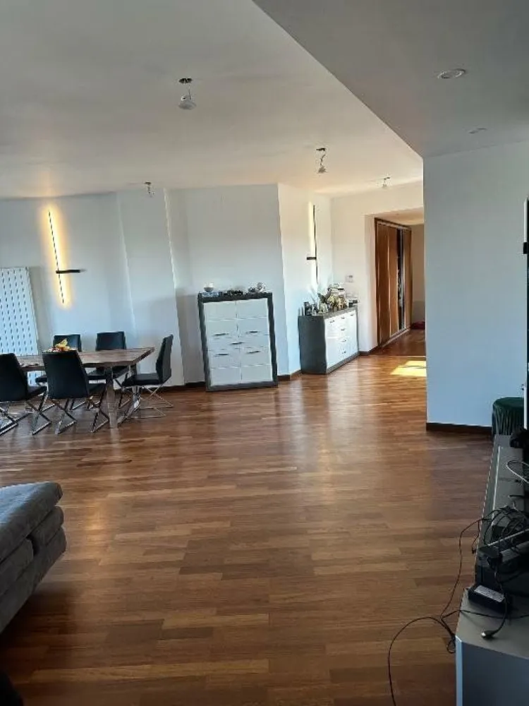 4 camere Bd Ferdinand 136 mp, 3 grupuri sanitare, 2 terase, - Apartament 4 camere, 3 grupuri sanitare, 2 terase, 1 camera dressing, 1 oficiu depozitare, paza 24/7, 4 lifturi, tamplarie din aluminiu Reynaers, parchet masiv stejar, usi Pinum, soare la rasarit si apus, aer conditionat prin tubulatura, liber imediat, zona Foisorul de Foc, Bd Ferdinand, Pache Protopopescu, 136 mp utili,