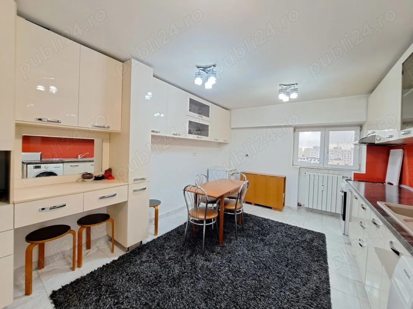 Vand Apartament spatios cu 4 camere de vanzare pe Bdul Decebal - Aceasta proprietate ofera acces rapid si comod catre toate punctele de interes din Bucuresti (Piata Alba Iulia, Unirii, Calea Calarasi, Centrul vechi etc), aflandu-se la doar 350m de statia de metrou Muncii si statii STB.
La 7 minute de mers cu masina pana la Mall Vitan si tot atat la celelalte doua atractii Mega mall si Park lake.
Apartamentul se afla la etajul 8 al unui bloc monolit finalizat in anul 1992.
Apartamentul, eficient compartimentat, te intampina cu incaperi generoase dispuse cu vedere atat spre Bulevardul Decebal cat si spre cartierul Dristor. Proprietatea este perfecta pentru o familie cu copii sau pentru cei care doresc sa aiba si un birou acasa.
Suprafata utila: 102,5mp
Suprafata totala: 112mp
- un living generos (18mp) cu vedere spre Bulevardul Decebal. Zona de zi luminoasa si aerisita, ofera spatiu pentru relaxare sau pentru a gazdui oaspeti.
- un dormitor matrimonial spatios (18mp) luminos, cu dressing incapator, facut pe comanda;
- celelalte 2 dormitoare ofera intimitate, spatiile sunt versatile putand fi adaptate nevoilor fiecarui membru al familiei. Ambele dormitoare au balcon propriu din care avem o vedere panoramica asupra orasului.
- bucataria este foarte spatioasa (17mp) si cocheta cu mobila realizata pe comanda si utilata cu echipamente de calitate. Acesta este locul ideal atat pentru gatit cat si pentru a servi masa sau a petrecere timp in familie.
O baie mare, cu cada si o toaleta de serviciu, dispuse strategic in apartament.
2 balcoane si o logie.
Pe langa eleganta spatiului generos, acest apartament beneficiaza de o locatie privilegiata intr-o zona plina de viata si facilitati.
Apartamentul este dispus pe un bulevard central cu acces facil catre
- o multitudine de cafenele si restaurante perfecte pentru intalniri sau cine romantice
- magazine pentru cumparaturi de proximitate
- acces la transport public (metrou, autobuz, tramvai)
- posibilitate de parcarea in parcare subterana cu intrarea din bulevard.