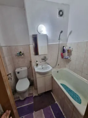 De vanzare apartament cu 3 camere